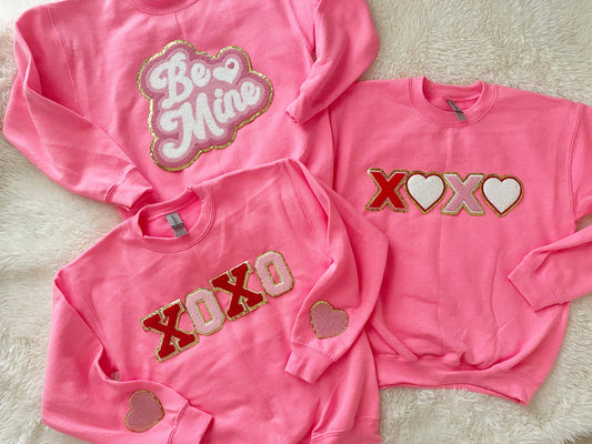 XOXO Chenille Glitter Patch Sweatshirt